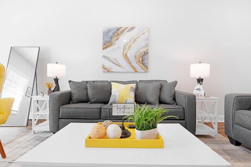 Make Lemonade In Luxury W King Bed And Free Parking Plus 40 Minutes To Nashville Clarksville Exterior foto